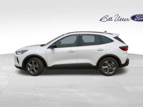 Used 2025 Ford Escape ST-Line w/ Tech Pack #1 FWD image 8