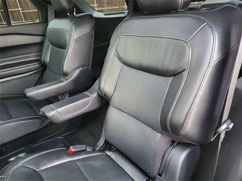 Used 2020 Ford Explorer Limited w/ Class III Trailer Tow Package image 14