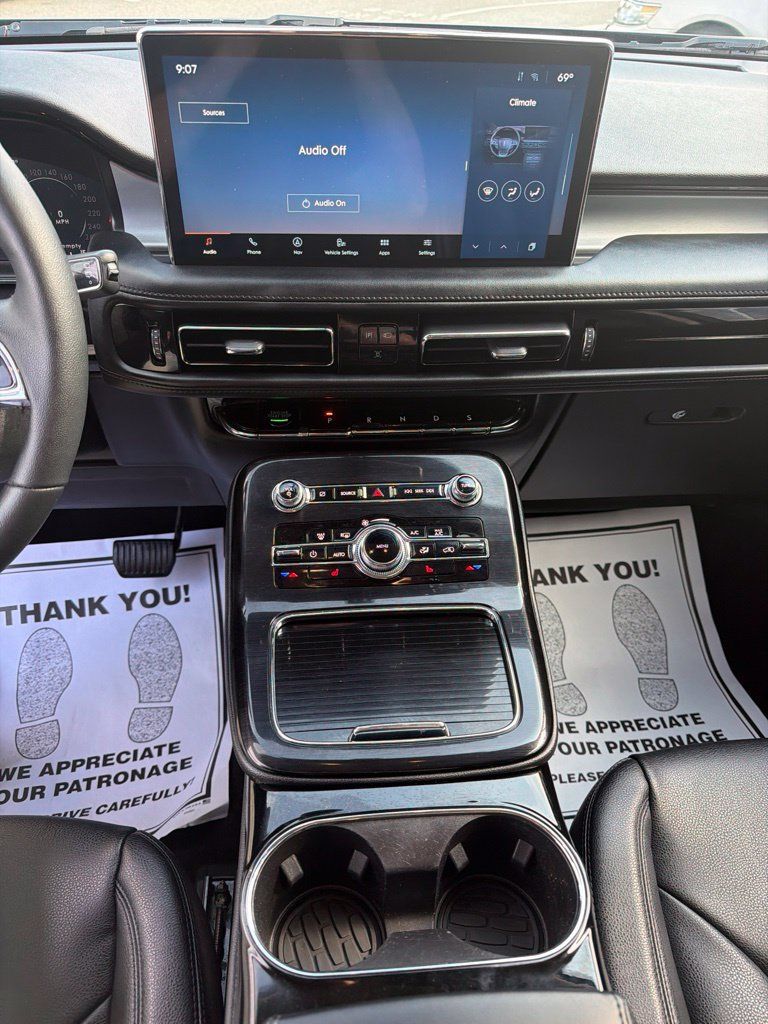 Used 2023 Lincoln Nautilus AWD w/ Premium Package image 4