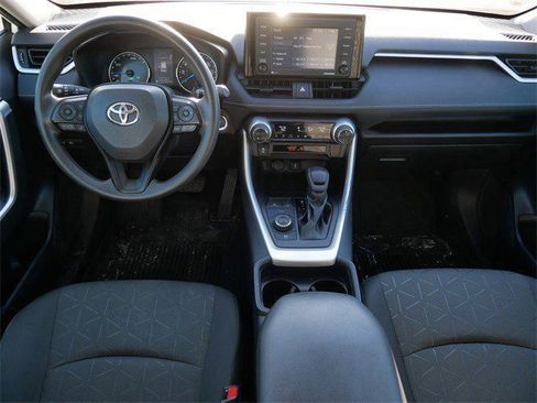 Used 2021 Toyota RAV4 XLE image 11