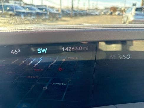 Certified 2024 Lincoln Nautilus Premier w/ Equipment Group 102A image 21