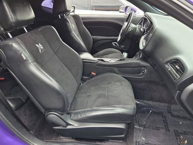 Used 2018 Dodge Challenger R/T Scat Pack w/ Leather Interior Group RWD image 20