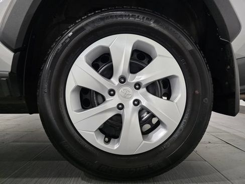 Used 2024 Toyota RAV4 LE AWD/4WD image 23
