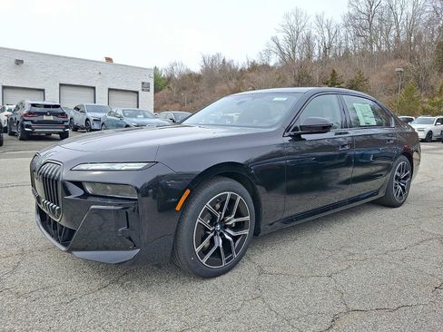 New 2026 BMW 760i xDrive w/ Executive Package image 2