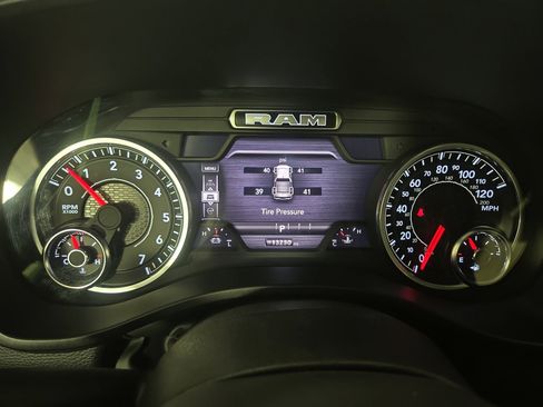 Certified 2025 RAM 1500 Big Horn AWD/4WD image 18