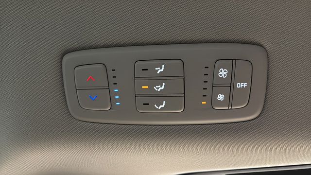 Used 2024 Kia Carnival LX FWD image 33