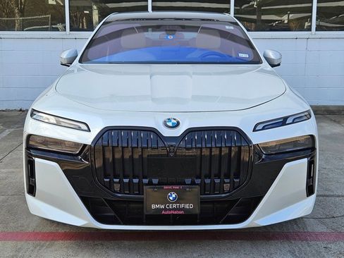 Certified 2023 BMW 760i xDrive image 2