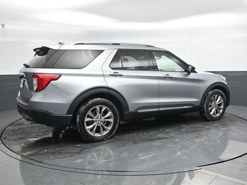 Used 2022 Ford Explorer Limited w/ Equipment Group 301A image 4