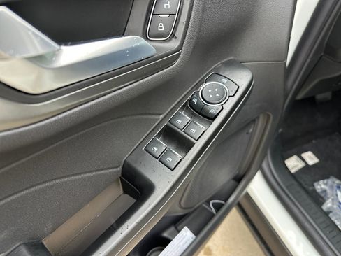 New 2026 Ford Escape SE image 11