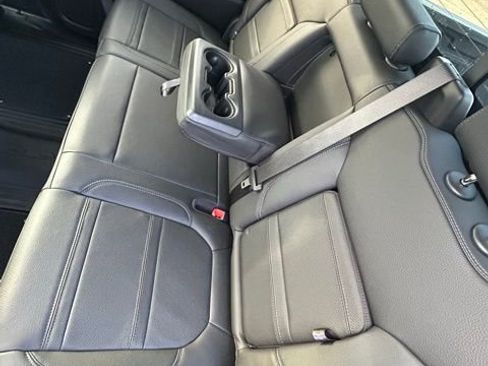 Used 2022 GMC Sierra 3500 Denali image 18