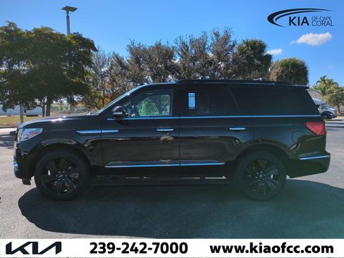 Used 2018 Lincoln Navigator Reserve w/ Technology Package image 8