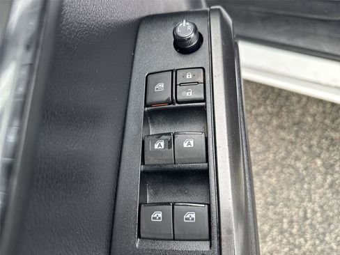 Used 2021 Toyota Tacoma TRD Off-Road AWD/4WD image 13