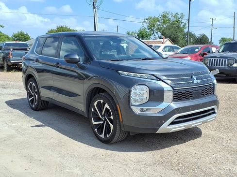 Used 2024 Mitsubishi Outlander SE AWD/4WD image 5
