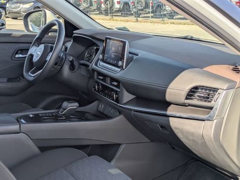 Certified 2023 Nissan Rogue SV image 31