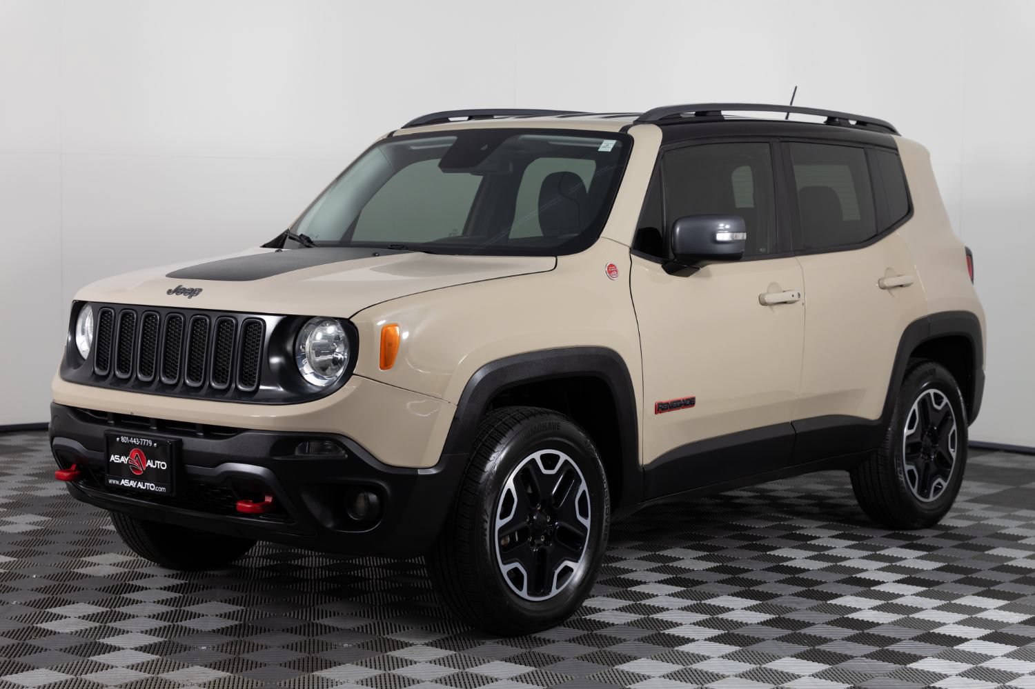 Used 2015 Jeep Renegade Trailhawk w/ Popular Equipment Group AWD/4WD image 1