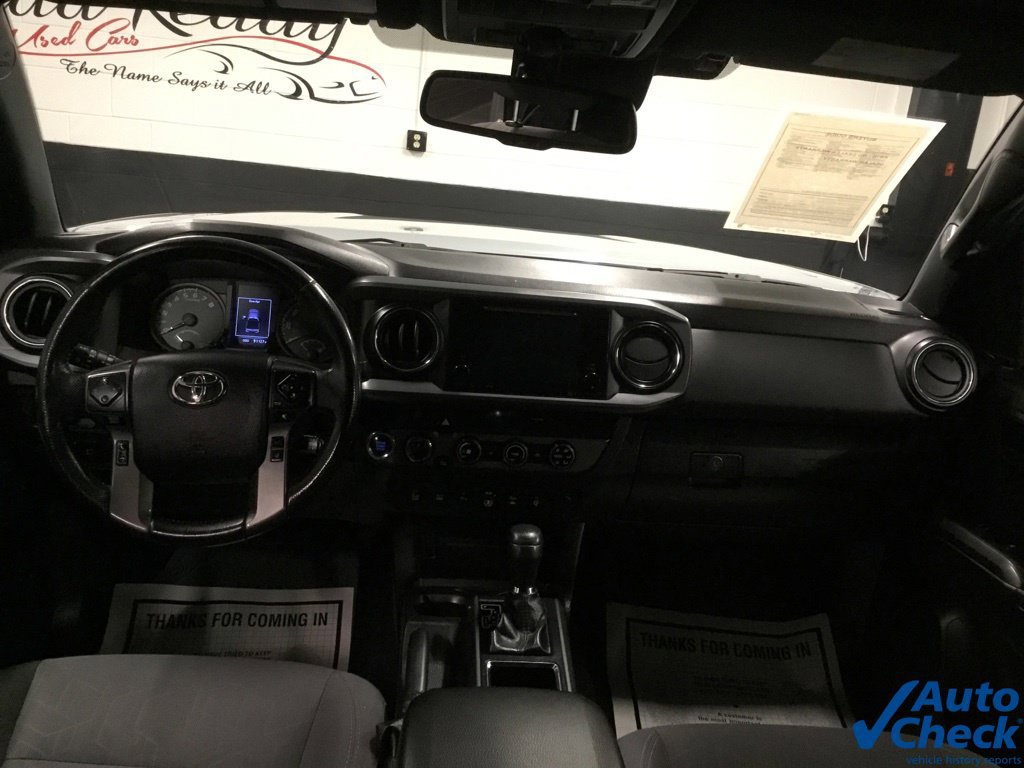 Used 2018 Toyota Tacoma TRD Off-Road w/ Technology Package AWD/4WD image 38
