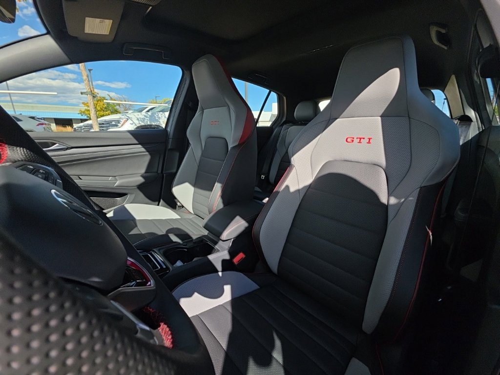 New 2026 Volkswagen GTI SE FWD image 11