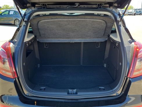 Used 2022 Buick Encore Preferred w/ Safety Package image 8