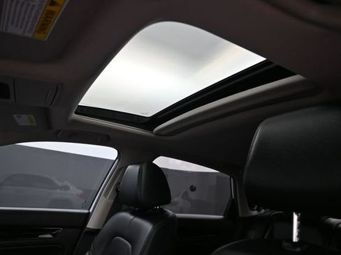 Used 2024 Honda Civic Touring image 7