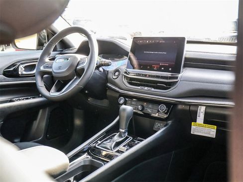 New 2026 Jeep Compass Latitude image 20