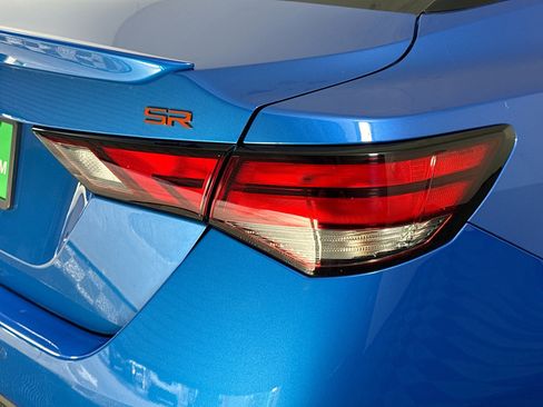 Used 2025 Nissan Sentra SR w/ SR Premium Package image 34