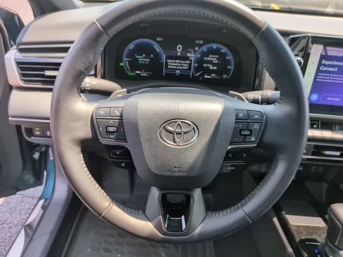 Used 2025 Toyota Camry XSE FWD image 13