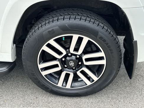 Used 2018 Toyota 4Runner Limited AWD/4WD image 5