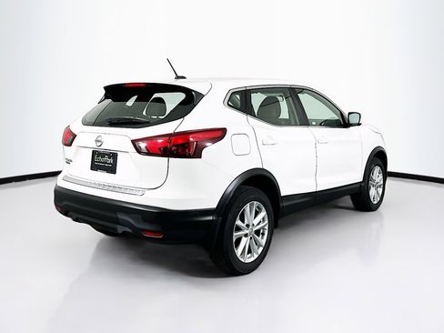 Used 2018 Nissan Rogue Sport S w/ S Appearance Package FWD image 9