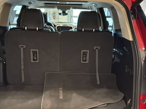 Used 2021 GMC Acadia Denali w/ Denali Ultimate Package AWD/4WD image 18