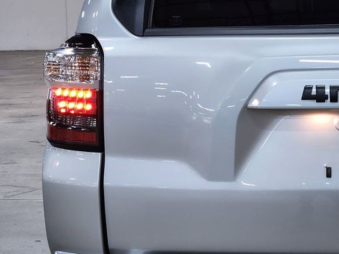 Used 2021 Toyota 4Runner SR5 image 21