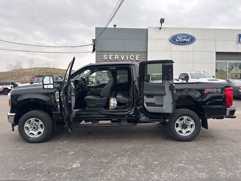 New 2026 Ford F250 XLT w/ FX4 Off-Road Package image 23