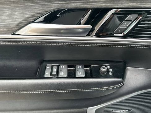 Certified 2024 Jeep Wagoneer Series II w/ Flexible Seating Group RWD image 14