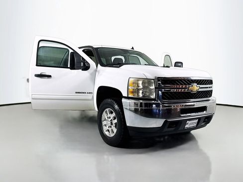 Used 2011 Chevrolet Silverado 3500 LT AWD/4WD image 12