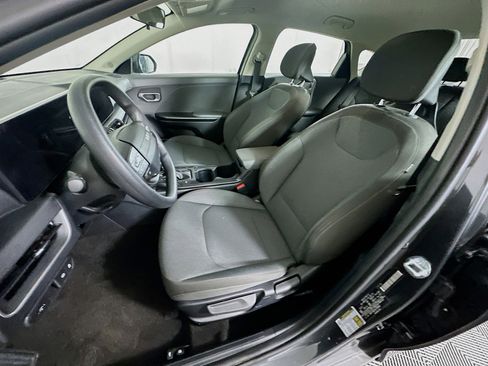 Used 2025 Kia K4 LXS image 13