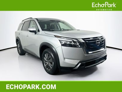 Used 2025 Nissan Pathfinder SV