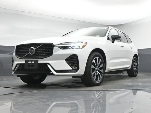 Used 2024 Volvo XC60 B5 Plus w/ Protection Package Premier AWD/4WD image 12