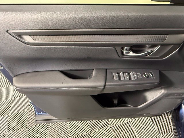 Used 2025 Honda CR-V LX image 14