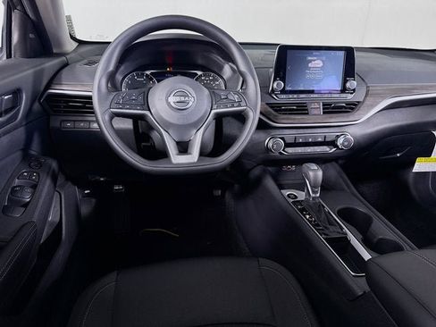 New 2026 Nissan Altima 2.5 SV FWD image 17