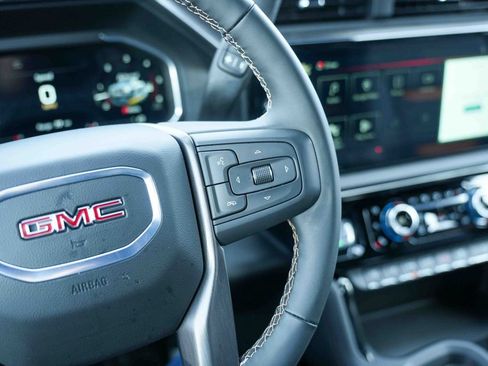 Used 2026 GMC Sierra 2500 AT4 image 33