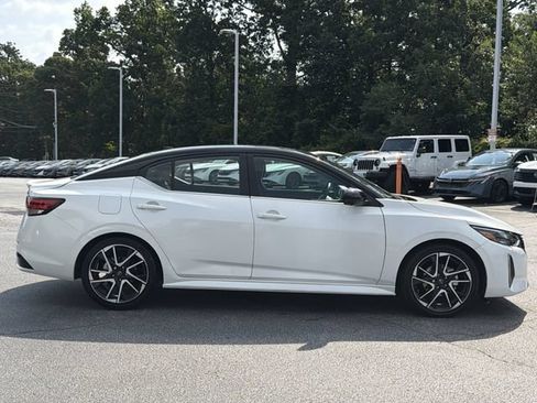 Used 2024 Nissan Sentra SR w/ SR Premium Package FWD image 8