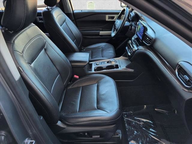 Used 2021 Ford Explorer Limited w/ Equipment Group 301A AWD/4WD image 22