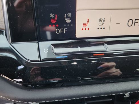 New 2026 Volkswagen Atlas SE image 15