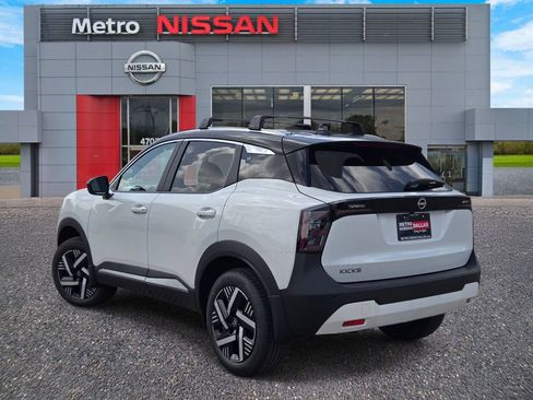 New 2026 Nissan Kicks SV w/ Cold Weather Package FWD image 4