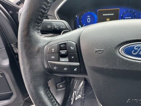 Used 2020 Ford Escape Titanium image 23