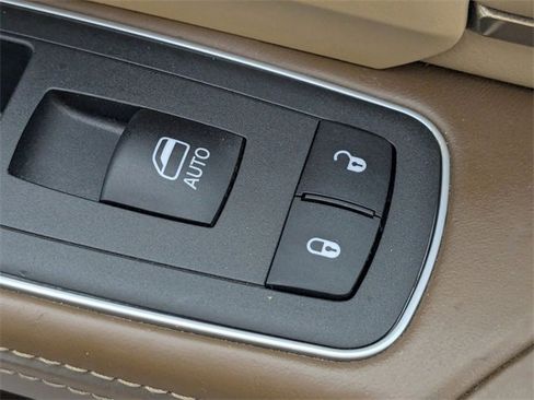 Used 2023 RAM 2500 Limited image 37