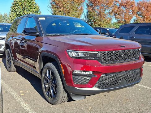 New 2025 Jeep Grand Cherokee Limited image 3