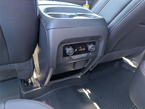 New 2026 Chevrolet Traverse RS FWD image 20