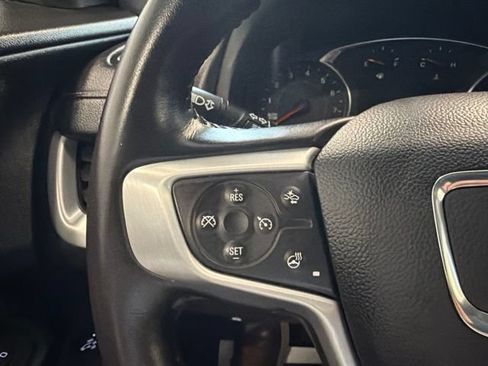 Used 2022 GMC Terrain SLT w/ LPO, Floor Liner Package AWD/4WD image 33