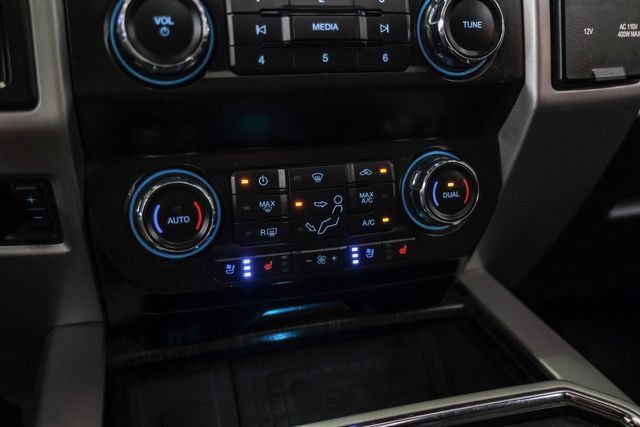 Used 2021 Ford F250 Lariat w/ Lariat Ultimate Package AWD/4WD image 28