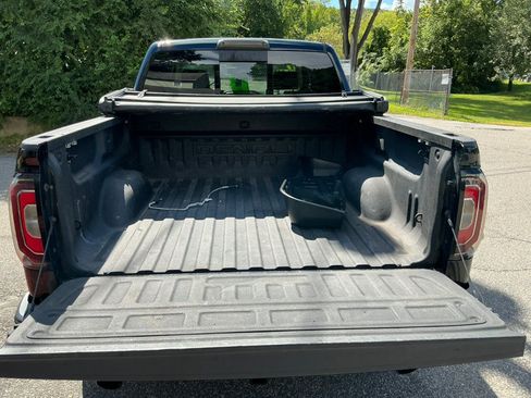Used 2017 GMC Sierra 1500 Denali w/ Denali Ultimate Package AWD/4WD image 12